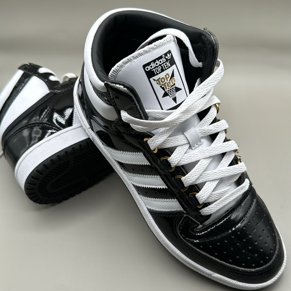 adidas Shoes - NEW! Adidas Top Ten Mid Sneakers M7.5/W8.5 Black, White, Gold